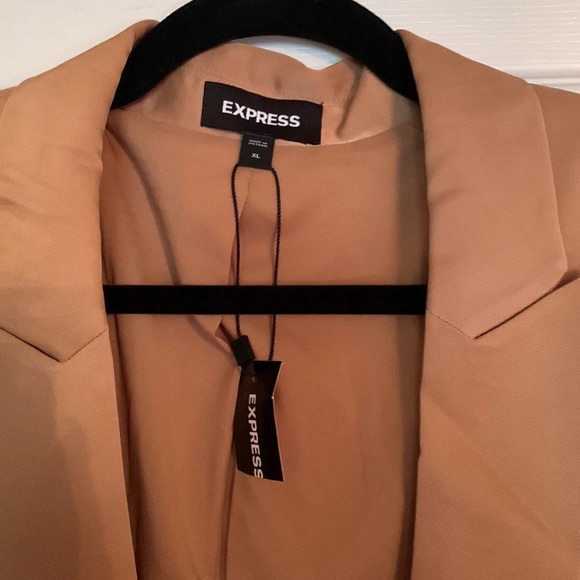 XPress new with tags brand new Caramel color jacket and Cami silky fabric - Picture 3 of 4